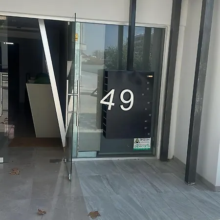 Appartamento Modern 2Br Beachfront Apt With Communal Pool Larnaca